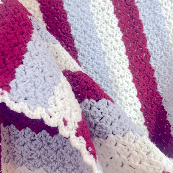Vintage Handmade Knit Crochet Blanket - Picture 2 of 4
